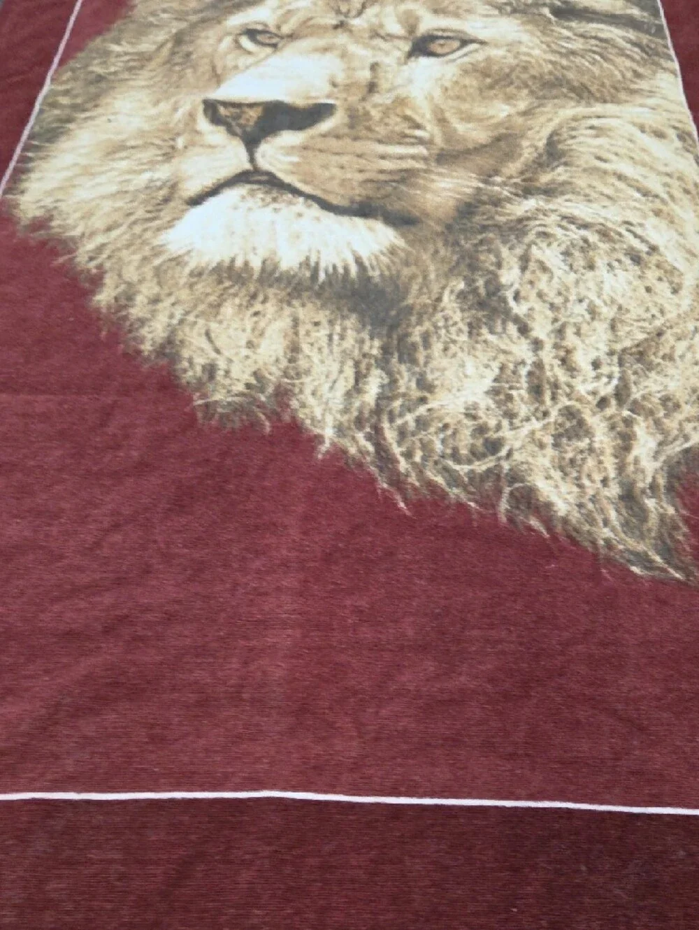 Vossen Lion Print Maroon Bath Towel - Soft Plush Home Bath Towel